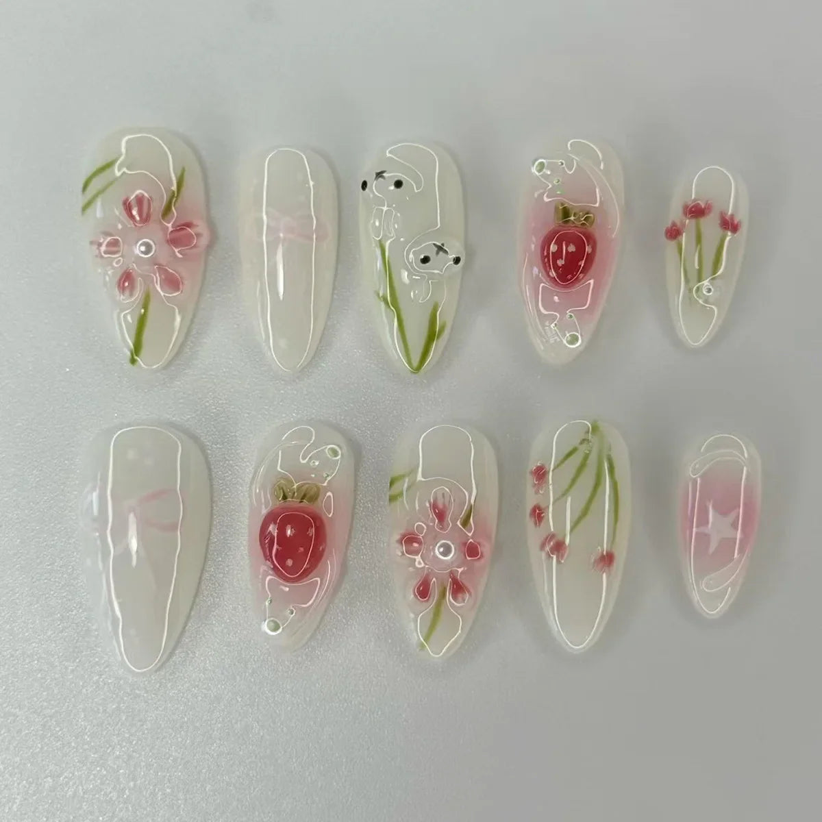 24pcs Press on Nails Tips Strawberry Rabbit Design Almond False Nails Sets Gradient Green Fake Nail Finished Detachable Manicure