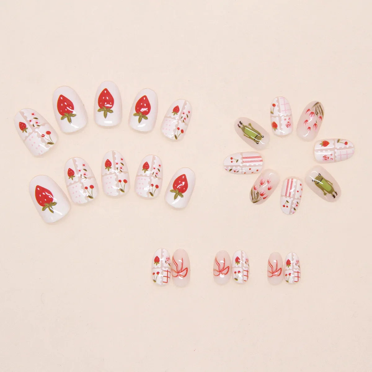 Short Round Head Fake Nails Sweet Strawberry Cherry Flower Bowknot Printed 24Pcs Press On Nails