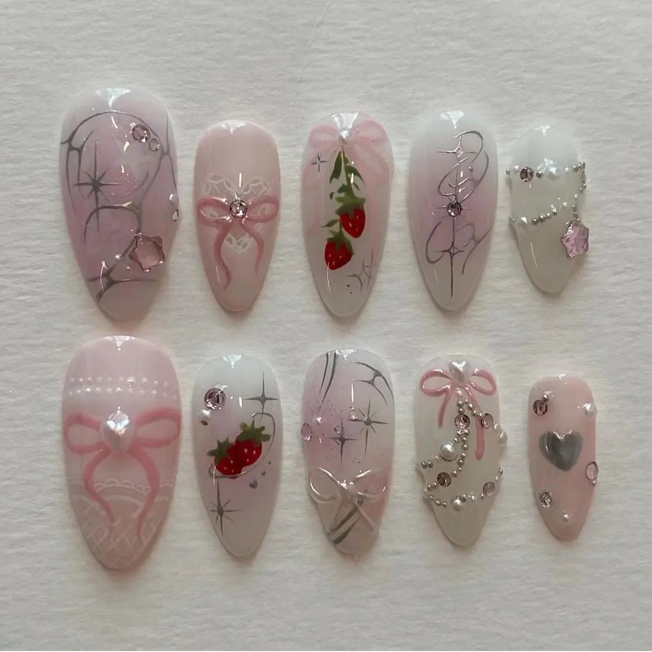 24pcs Short Almond False Nail Art Starlight Rhinestone Design Nails Tip Green Full Cover Nail Set Datachable Press on Fake Nails