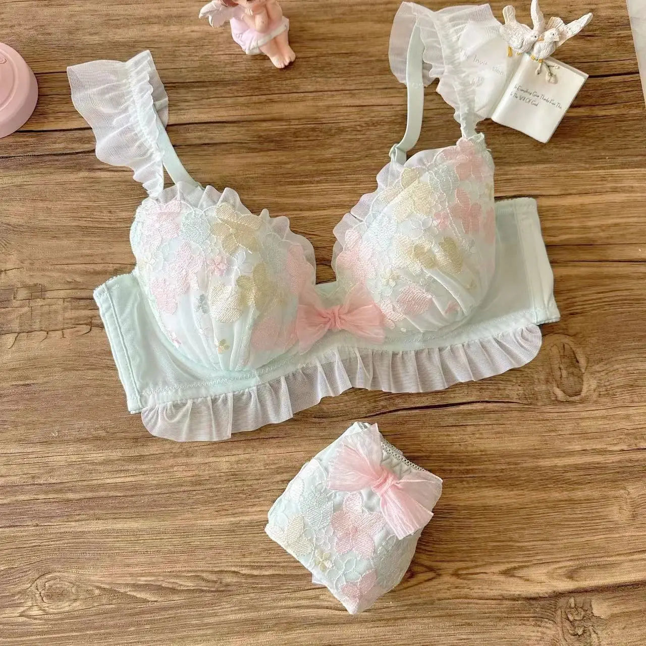 Super-beautiful sunflower lingerie embroidery three-color thin cup college students teenage girls bra Set
