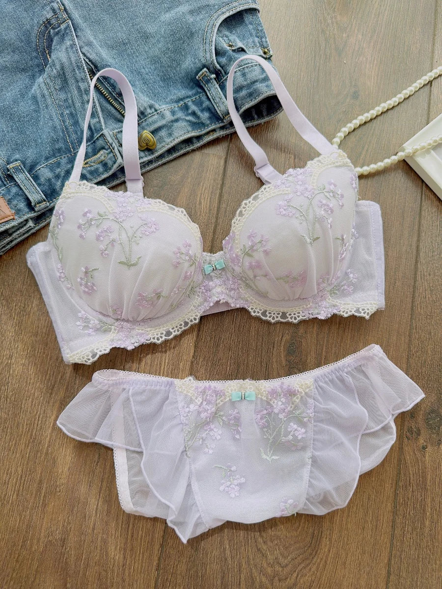 Sweet and cute embroidered thin cup lingerie girl close-up Underwear