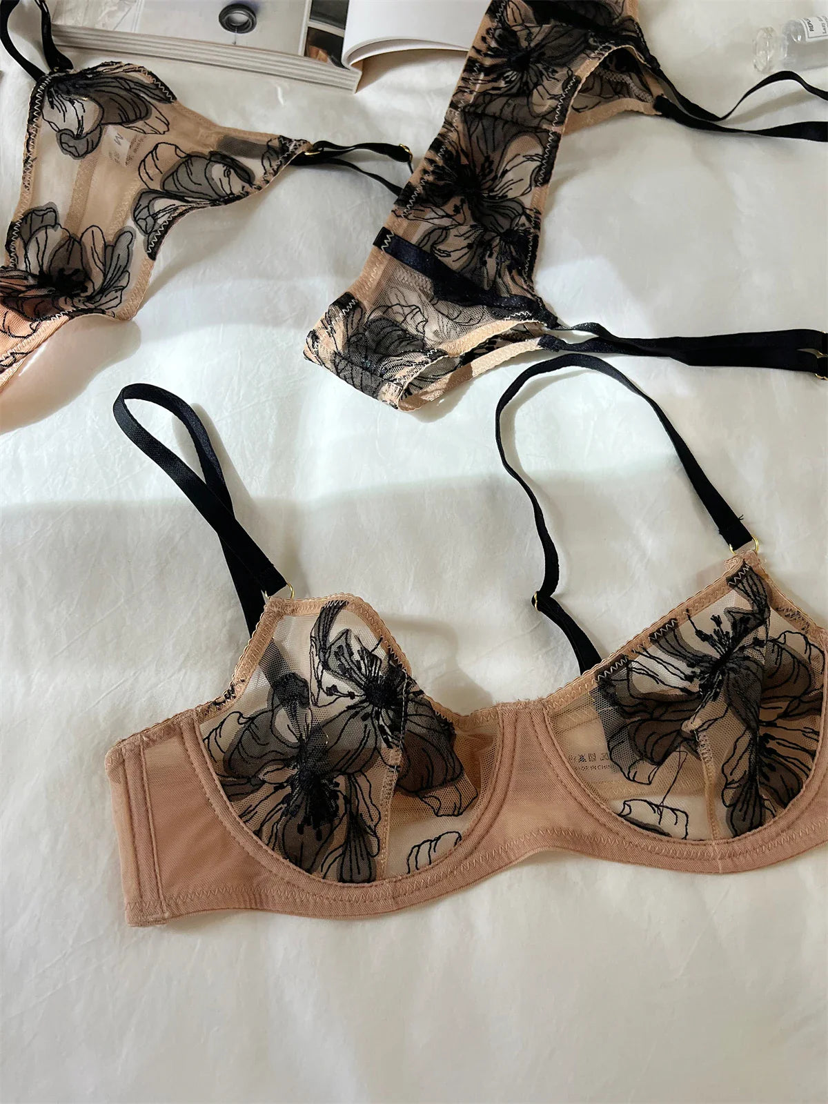 Three sets of sexy thin of large breasts Underwear