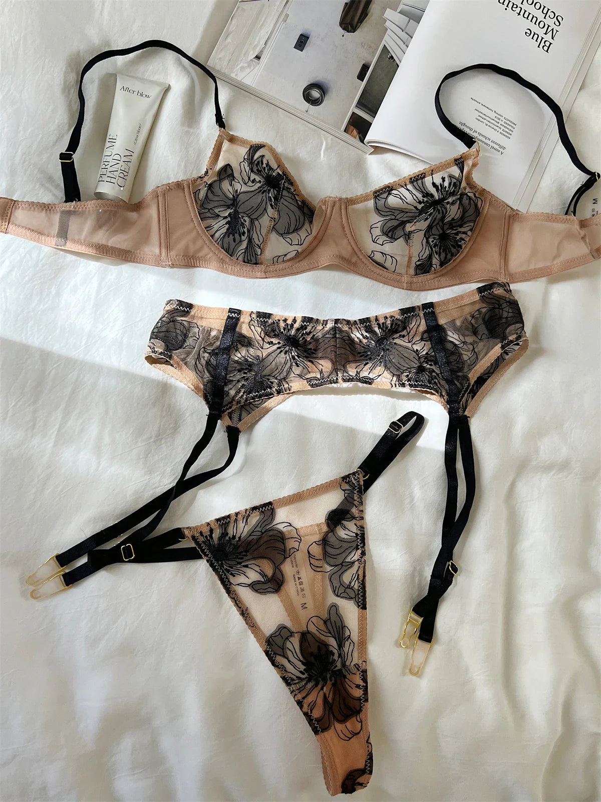 Three sets of sexy thin of large breasts Underwear