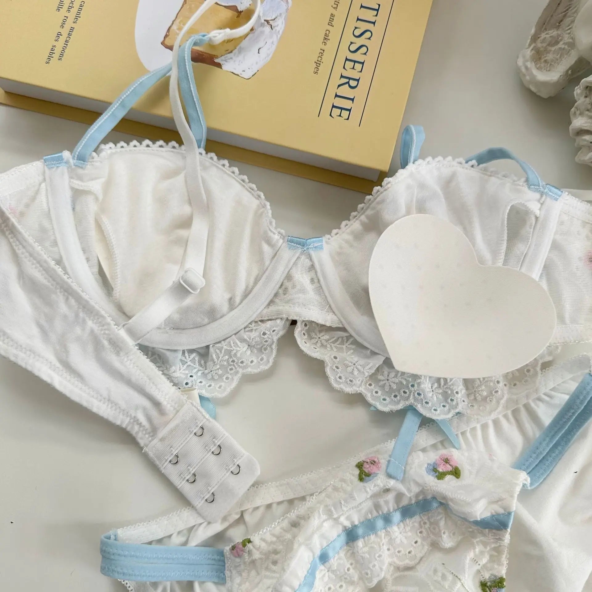 Winter embroidery cotton lingerie with underpants suit women large size soft steel ring bra Underwear