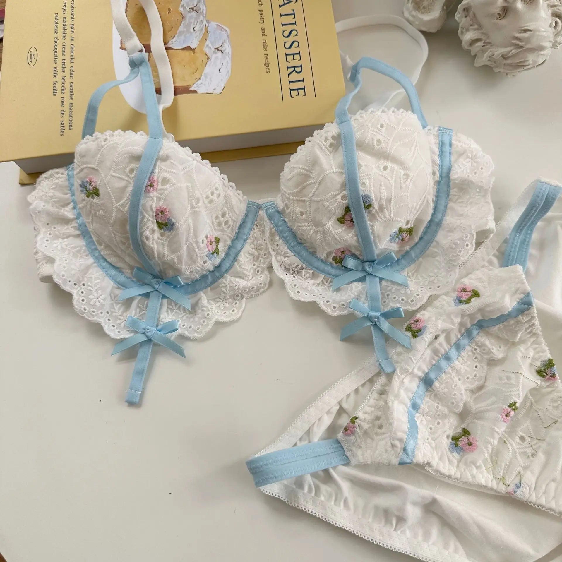 Winter embroidery cotton lingerie with underpants suit women large size soft steel ring bra Underwear