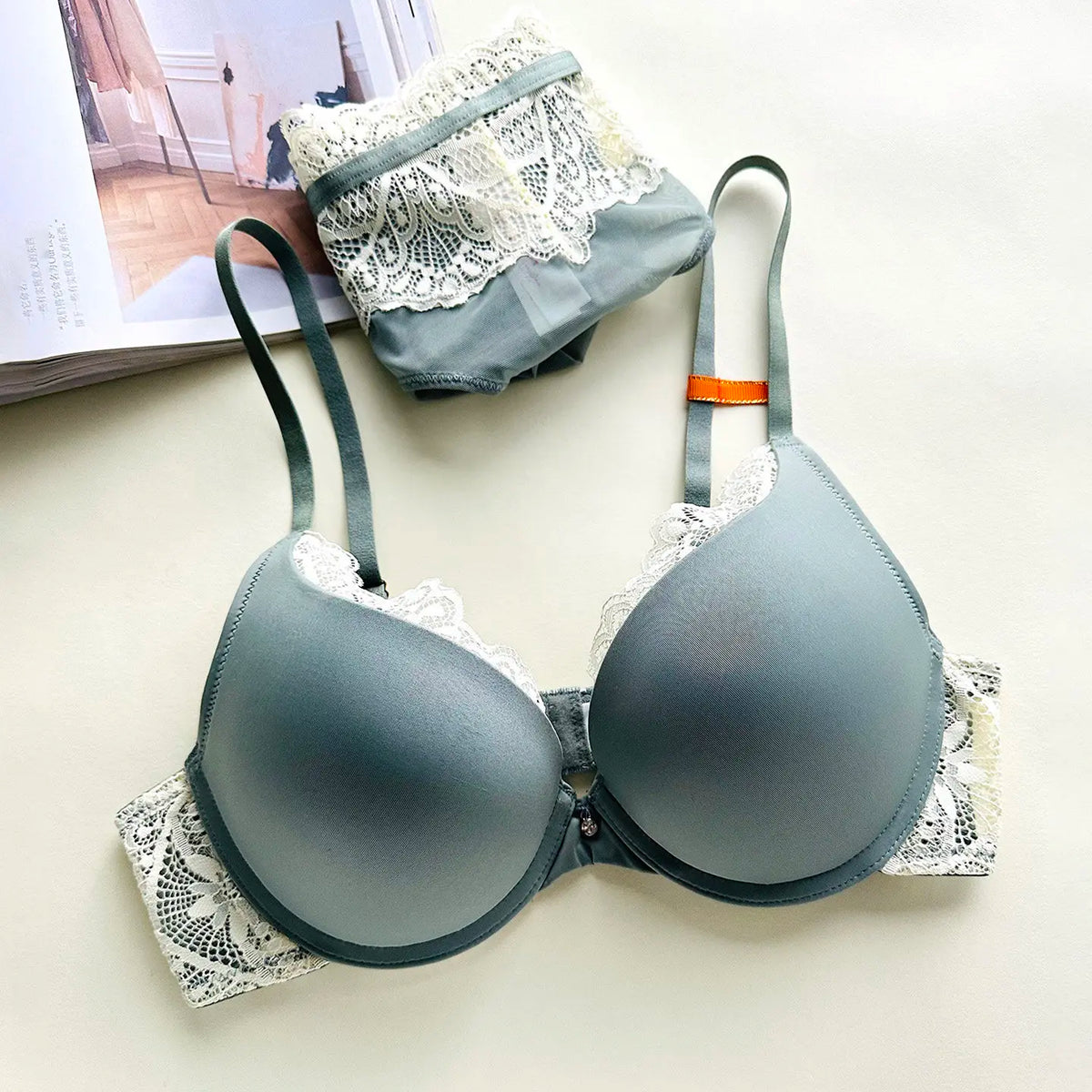 Women's Push-Up Bra