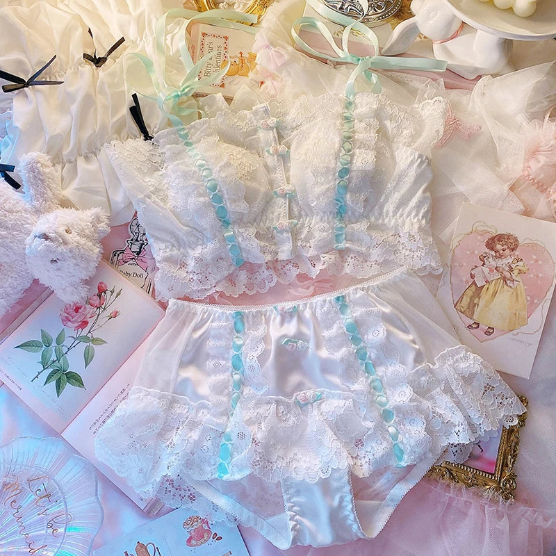 Wriufred Retro lace front buckle flower bra with panty Set